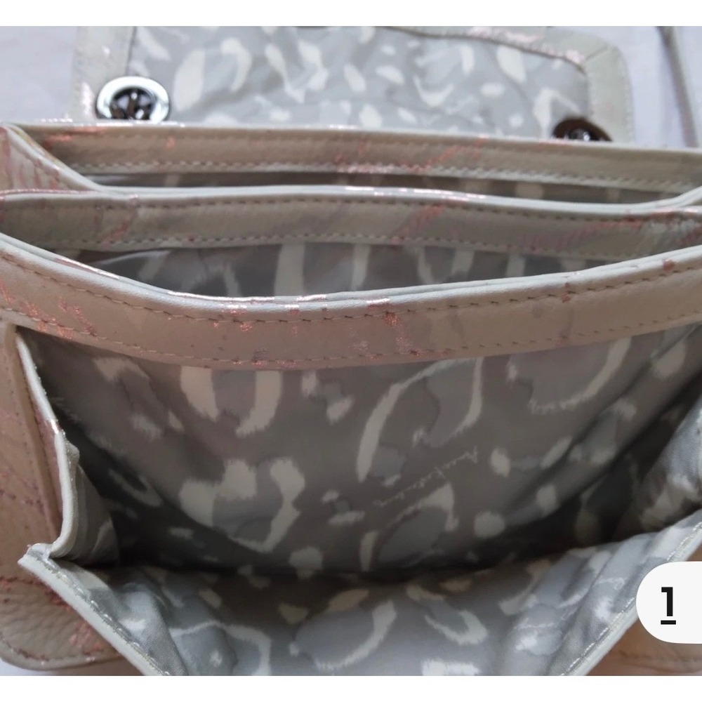 Aimee Kestenberg Leather Heart Crossbody Bag Rose Gold Marble Cream Gunmetal - Picture 6 of 6